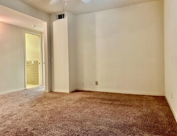 2800 Cole ST C204, Austin, TX 78705