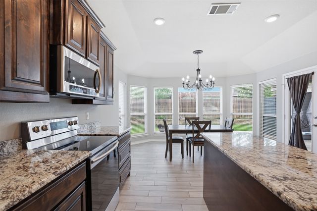 924 Crowder Drive, Crowley, TX 76036
