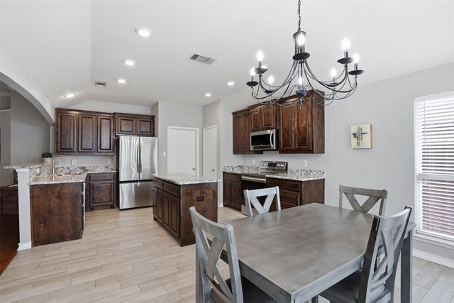 924 Crowder Drive, Crowley, TX 76036