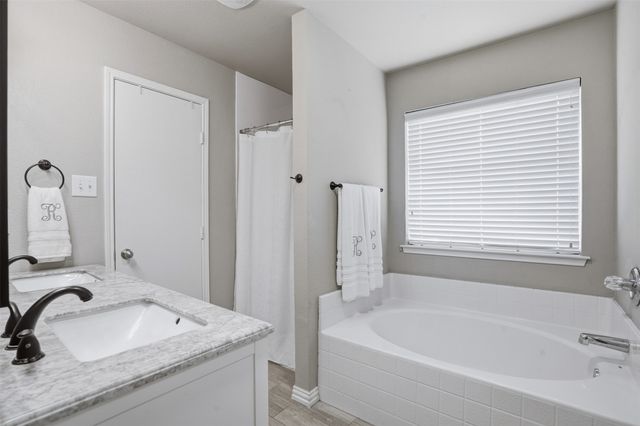 924 Crowder Drive, Crowley, TX 76036