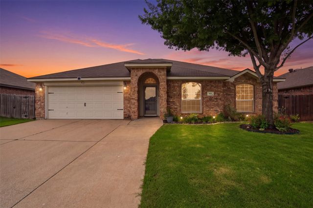 924 Crowder Drive, Crowley, TX 76036