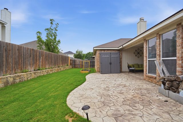 924 Crowder Drive, Crowley, TX 76036