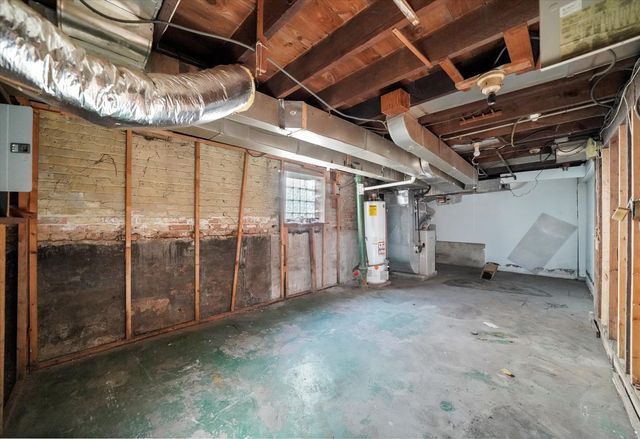 1430 S 10th Avenue, Maywood, IL 60153