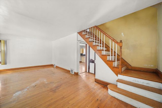 1430 S 10th Avenue, Maywood, IL 60153