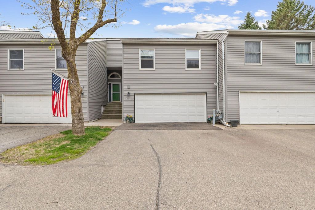 5408 Egan Drive, Savage, MN 55378 — photo 2