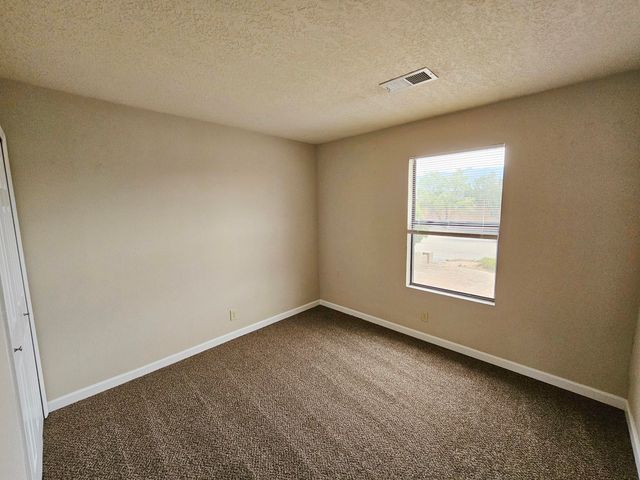 1905 ROANOKE Drive NE, Rio Rancho, NM 87144