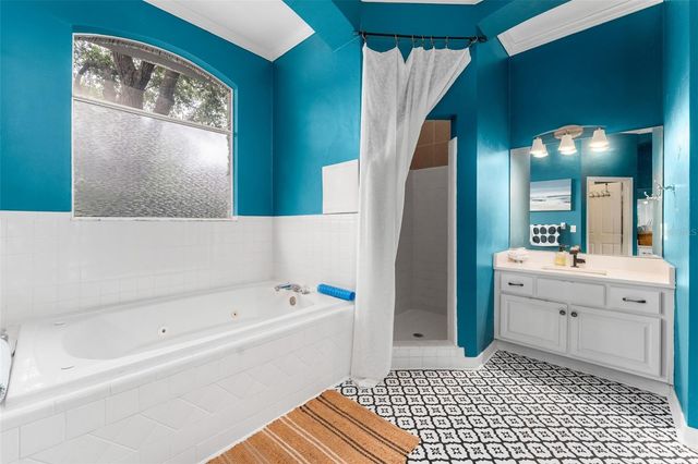 11520 NW 8TH LANE, Gainesville, FL 32606