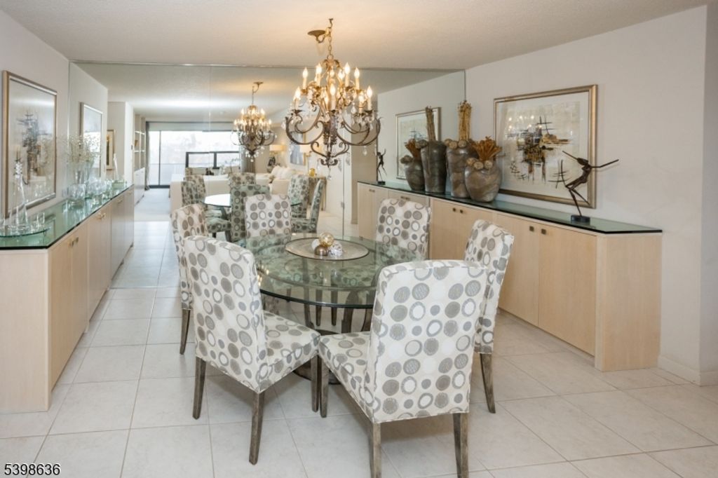 2 Claridge Dr 7NE, Verona Twp., NJ 07044