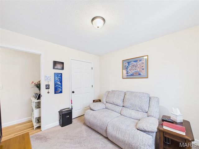 21624 Highway Y, St Robert, MO 65584