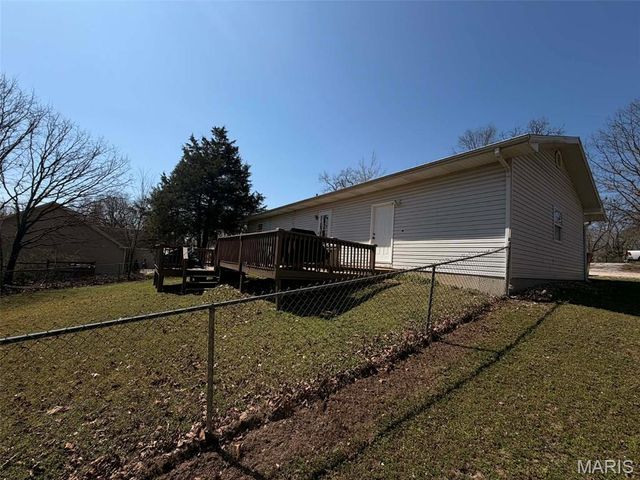 21624 Highway Y, St Robert, MO 65584