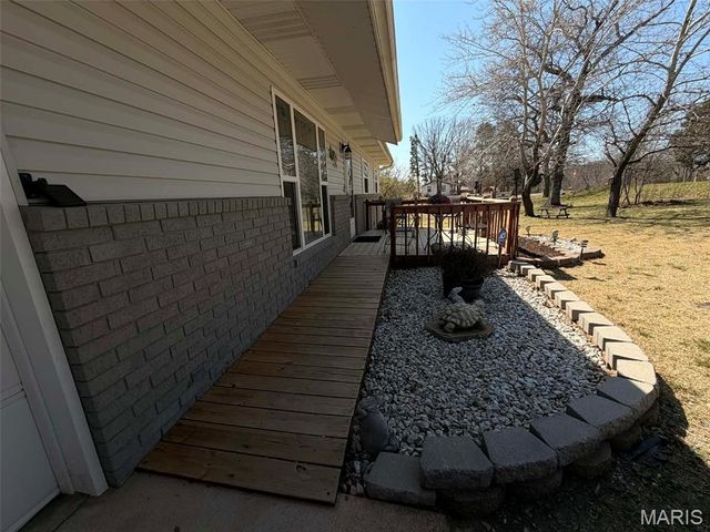 21624 Highway Y, St Robert, MO 65584