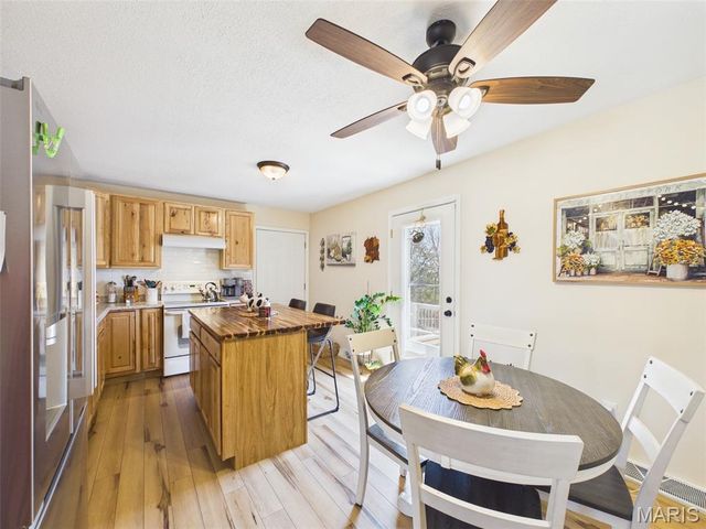 21624 Highway Y, St Robert, MO 65584