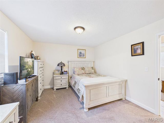 21624 Highway Y, St Robert, MO 65584