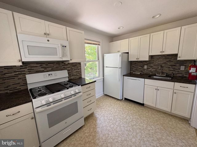 526 PINGREE AVE, Trenton, NJ 08618