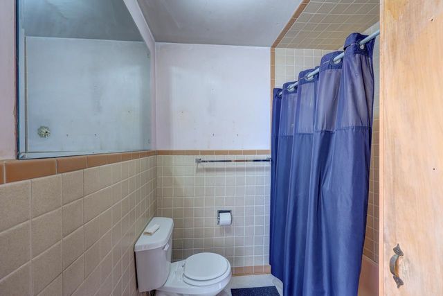 121 W 33rd Ave, Winfield, KS 67156