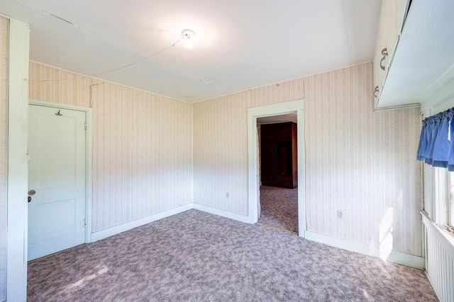 121 W 33rd Ave, Winfield, KS 67156