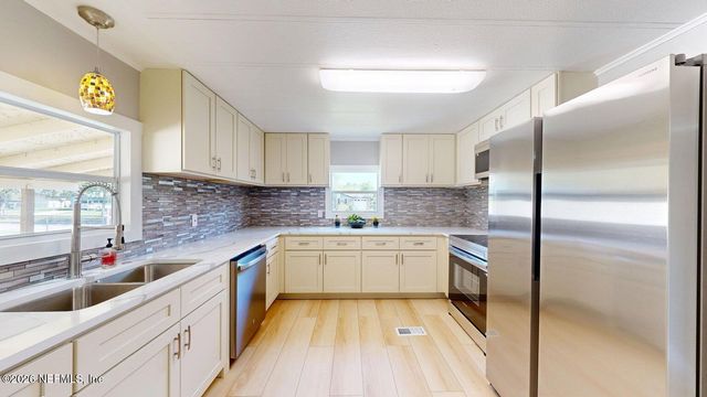 5926 LONGCHAMP Drive, Jacksonville, FL 32244