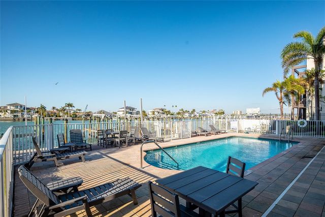 140 BRIGHTWATER DRIVE 2, Clearwater Beach, FL 33767