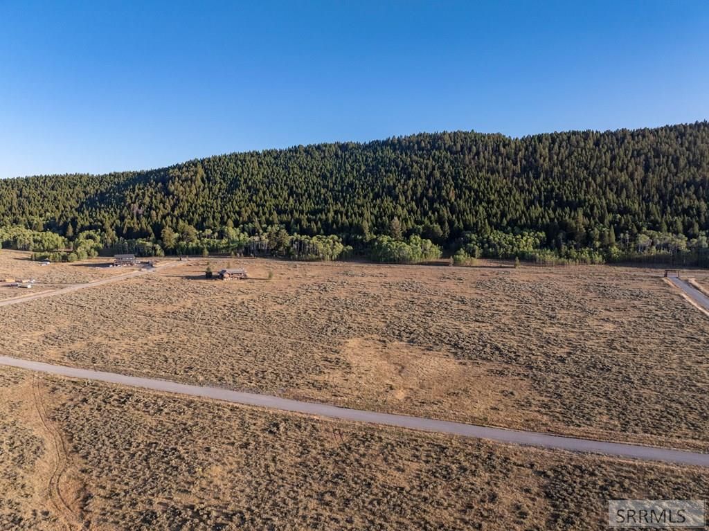 Image 18 of property listing at 3711 Fisher Pointe Drive, Island Park, ID 83429