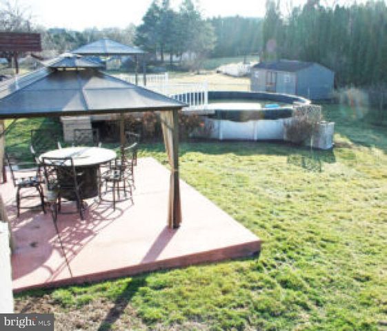 828 WEAVERTOWN RD, Lebanon, PA 17046