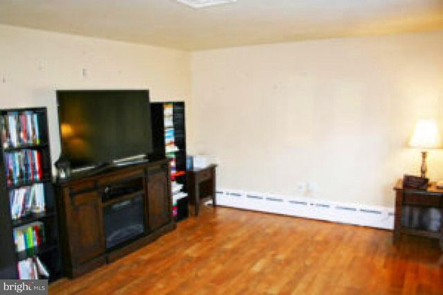 828 WEAVERTOWN RD, Lebanon, PA 17046