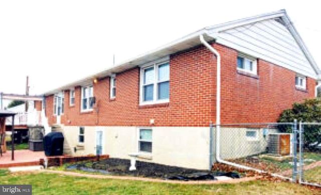 828 WEAVERTOWN RD, Lebanon, PA 17046