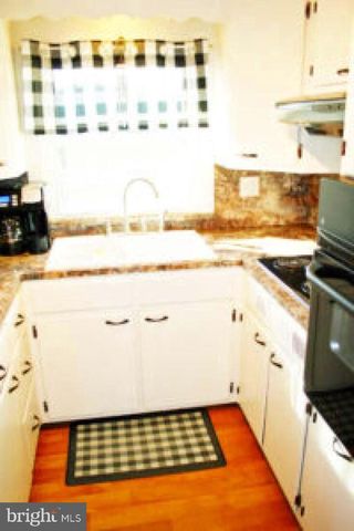 828 WEAVERTOWN RD, Lebanon, PA 17046