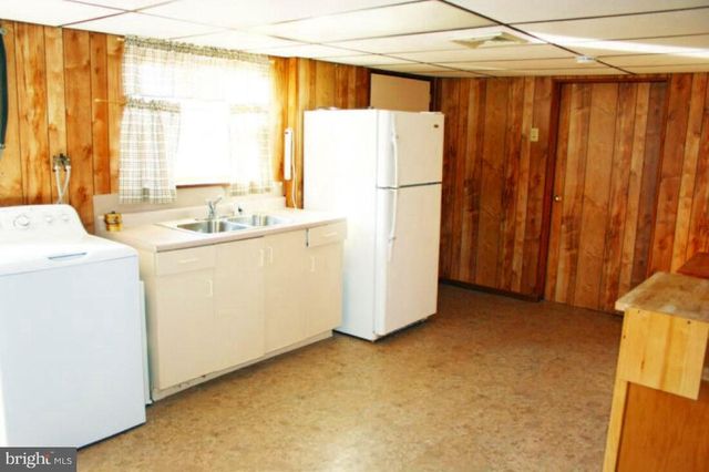 828 WEAVERTOWN RD, Lebanon, PA 17046