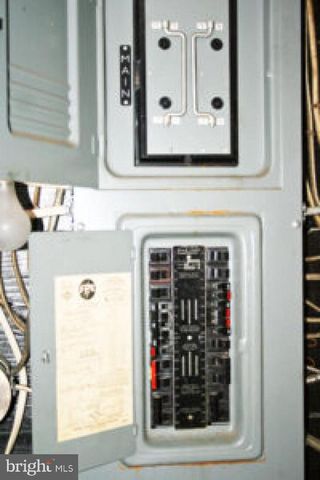 828 WEAVERTOWN RD, Lebanon, PA 17046