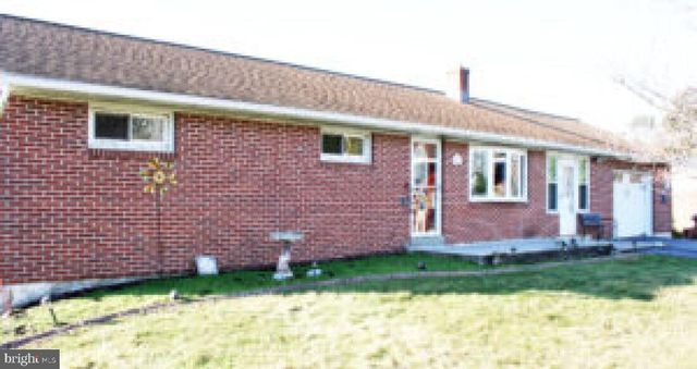 828 WEAVERTOWN RD, Lebanon, PA 17046