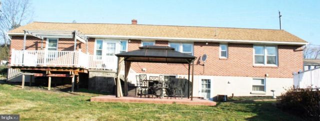 828 WEAVERTOWN RD, Lebanon, PA 17046