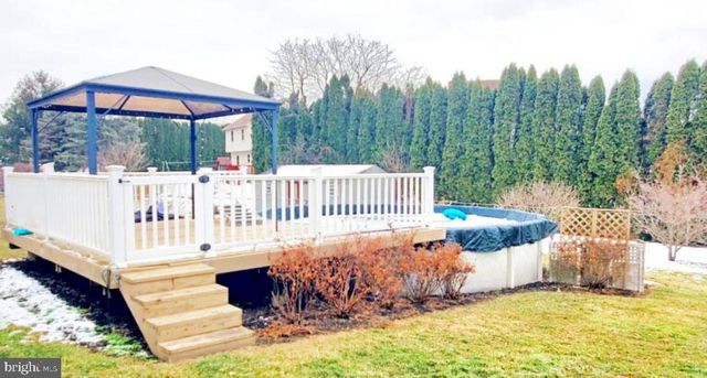 828 WEAVERTOWN RD, Lebanon, PA 17046