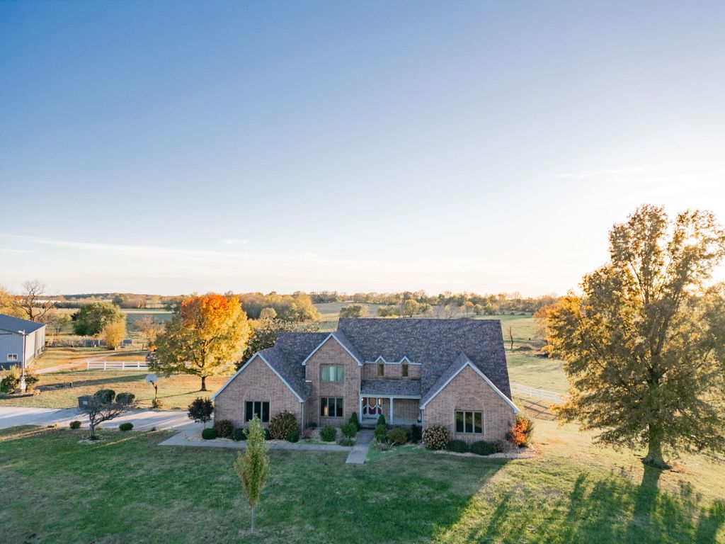 14500 E 1450 Road, Stockton, MO 65785