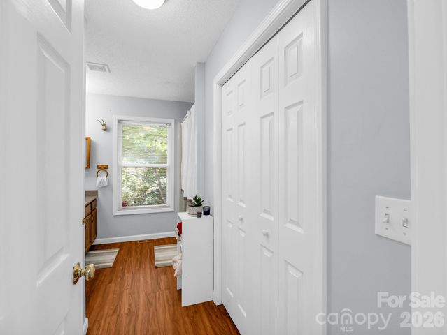 23 Peace Street, Asheville, NC 28806