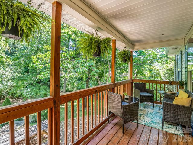 23 Peace Street, Asheville, NC 28806