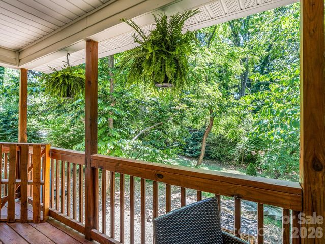 23 Peace Street, Asheville, NC 28806