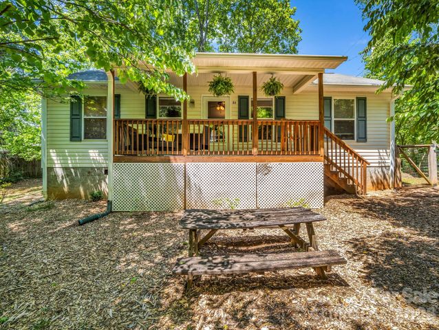 23 Peace Street, Asheville, NC 28806