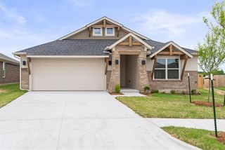 15801 Nighthawk Drive, Moore, OK 73170