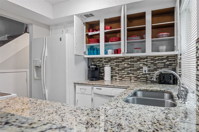 2104 Via Balboa, Carrollton, TX 75006