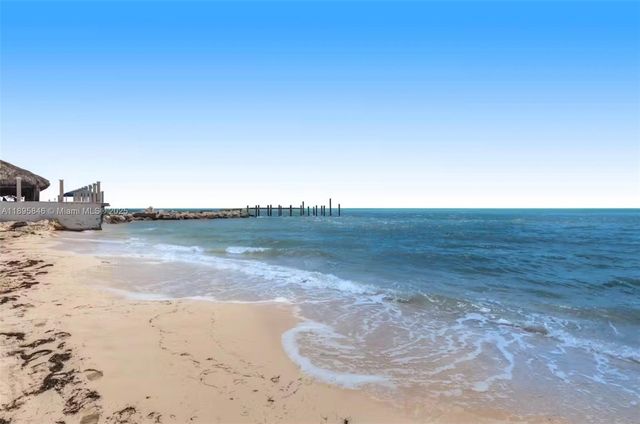 251 2nd St, Key Colony, FL 33051