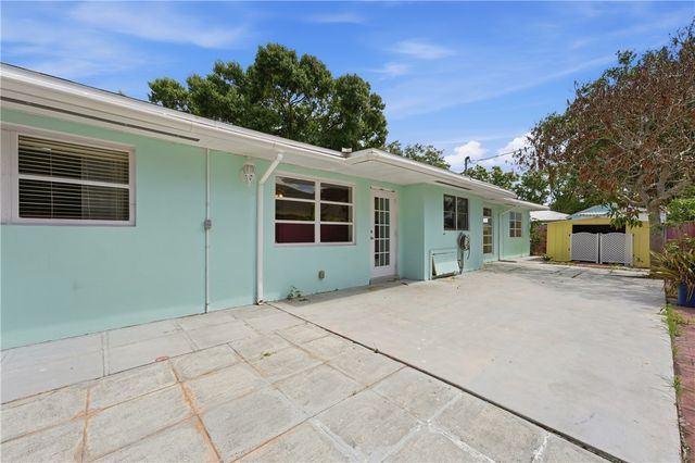 2115 15th Place, Vero Beach, FL 32960