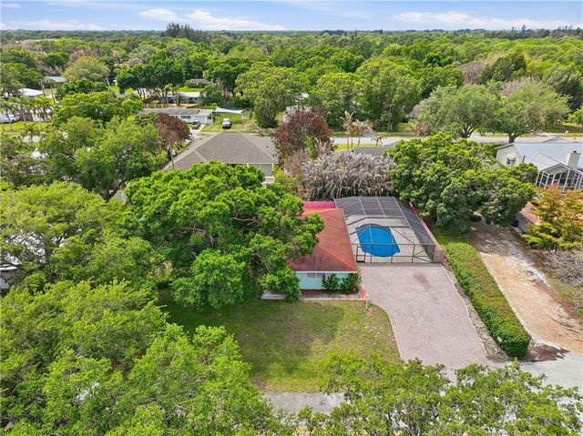 2115 15th Place, Vero Beach, FL 32960