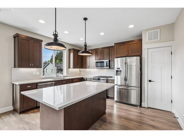 38320 SEQUOIA St, Sandy, OR 97055