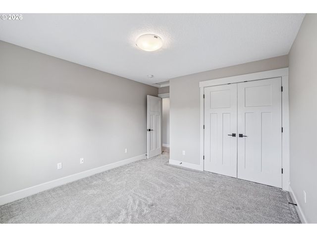 38320 SEQUOIA St, Sandy, OR 97055