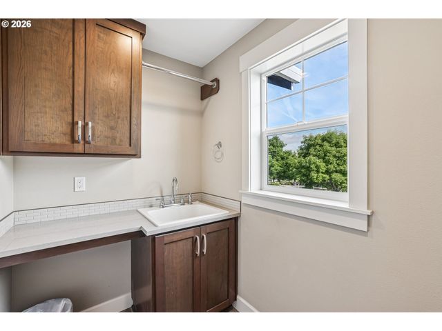 38320 SEQUOIA St, Sandy, OR 97055
