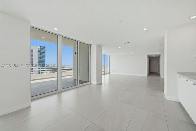 555 NE 34th St PH4, Miami, FL 33137