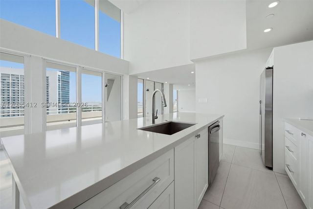 555 NE 34th St PH4, Miami, FL 33137