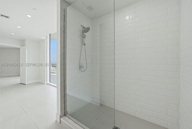 555 NE 34th St PH4, Miami, FL 33137