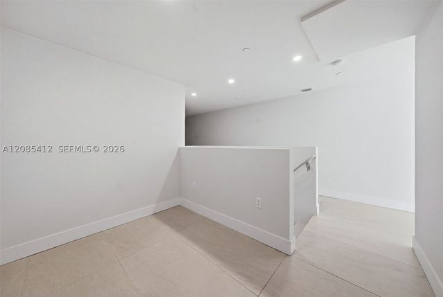 555 NE 34th St PH4, Miami, FL 33137