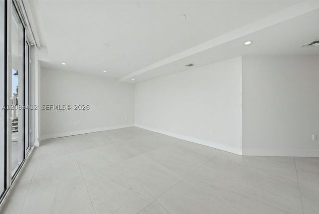 555 NE 34th St PH4, Miami, FL 33137